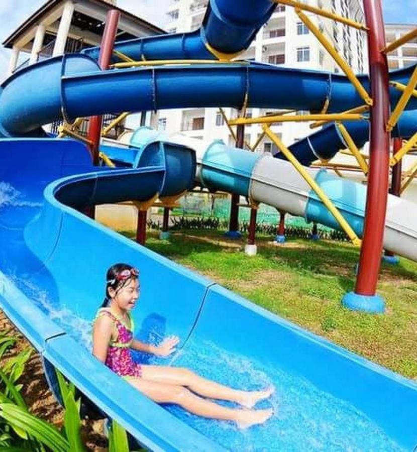 Melaka Top Largest Waterpark Resort - By Youbnb Homestay Melaka Exterior photo